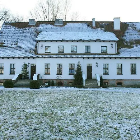 Sleeps 8 *