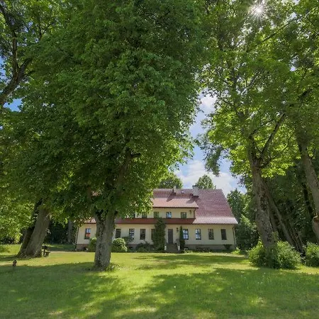 Sleeps 8 *